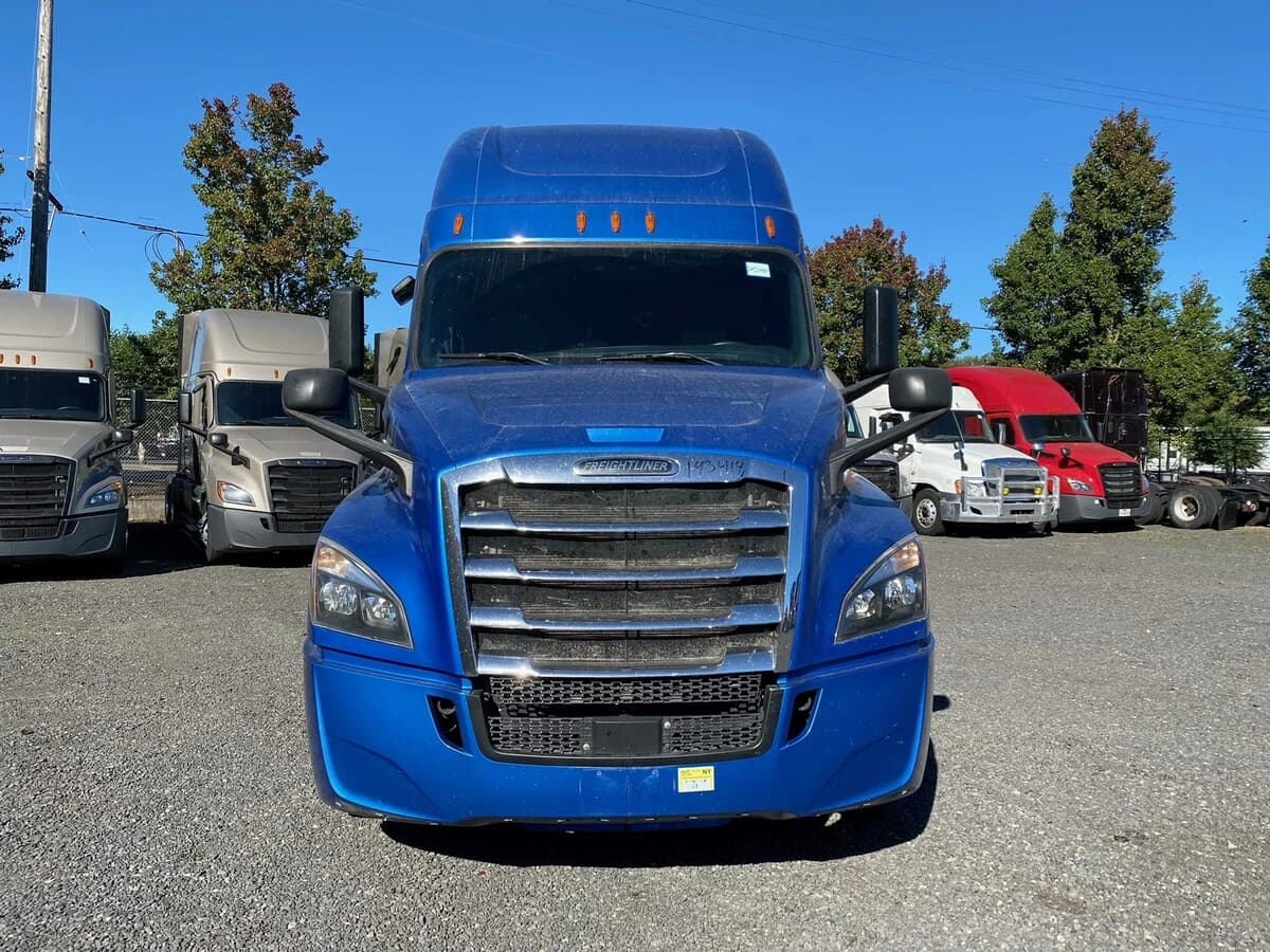 2021 Freightliner Cascadia in Portland, OR — photo 7