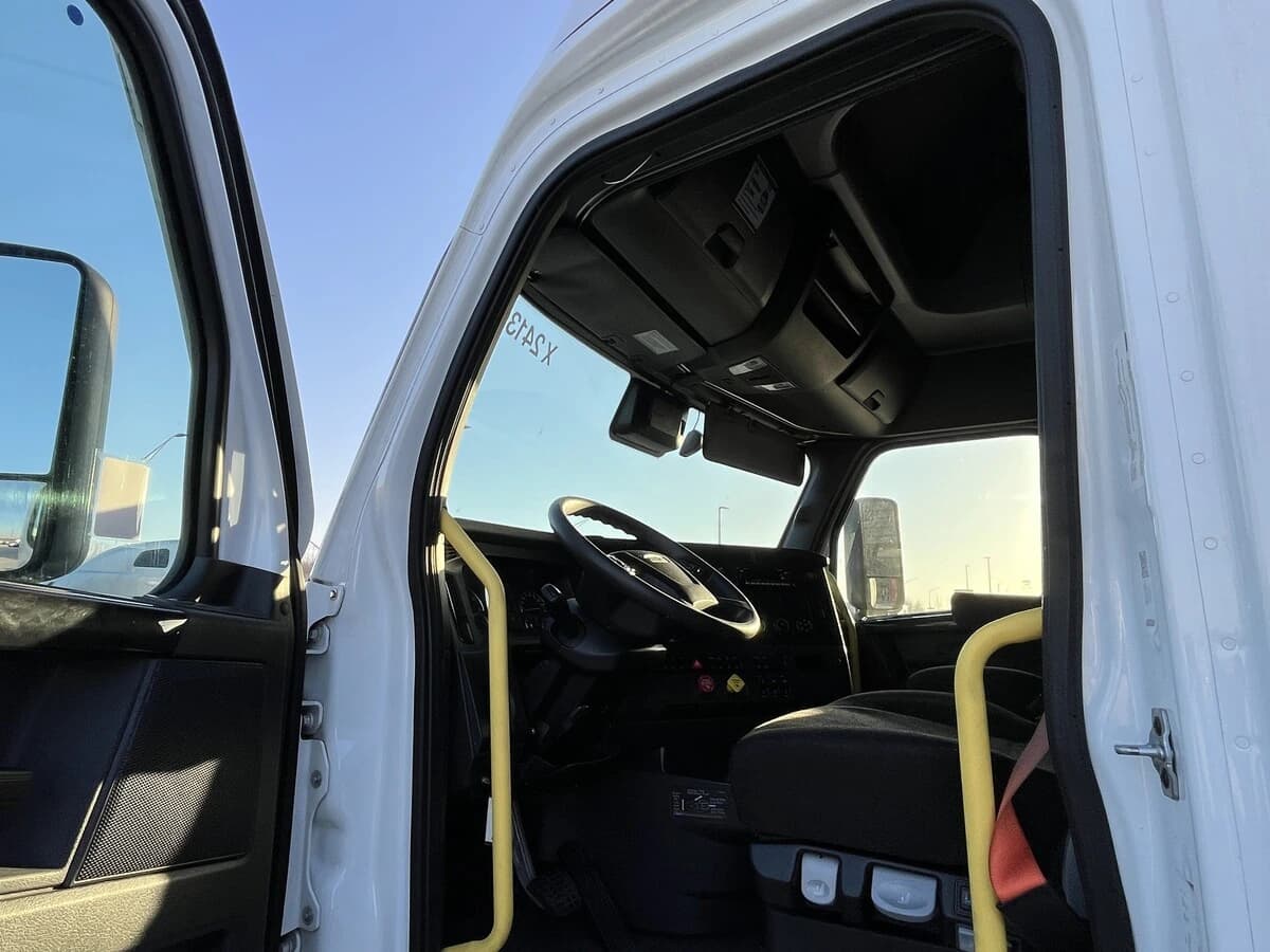 2024 Freightliner Cascadia in Chattanooga, TN — photo 26
