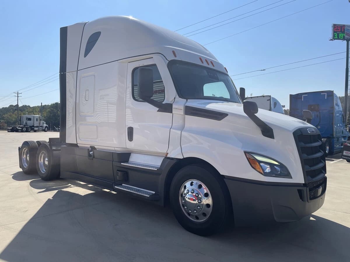 2024 Freightliner Cascadia in Chattanooga, TN — photo 3