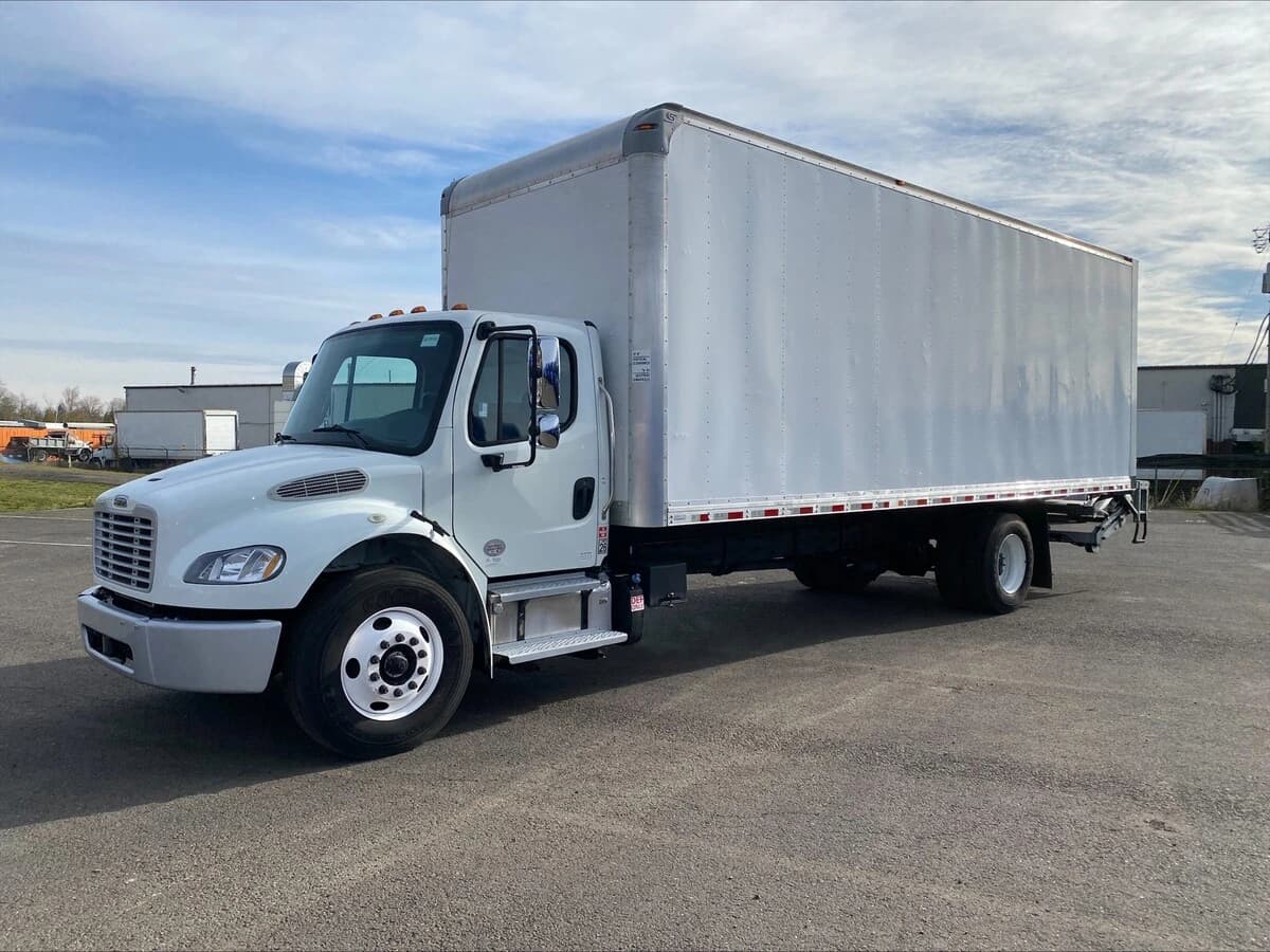 2018 Freightliner M2 106