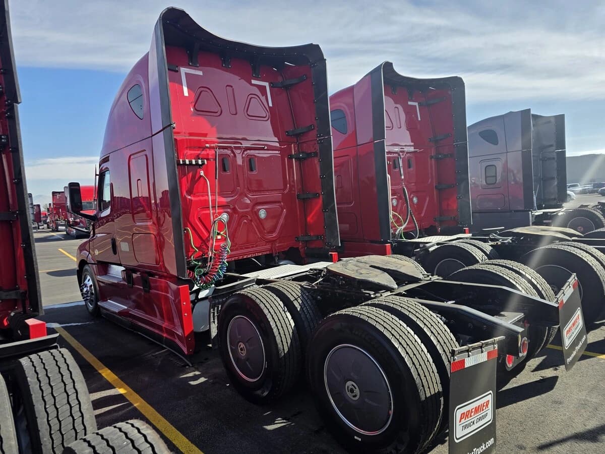 2022 Freightliner Cascadia in Salt Lake City, UT — photo 5
