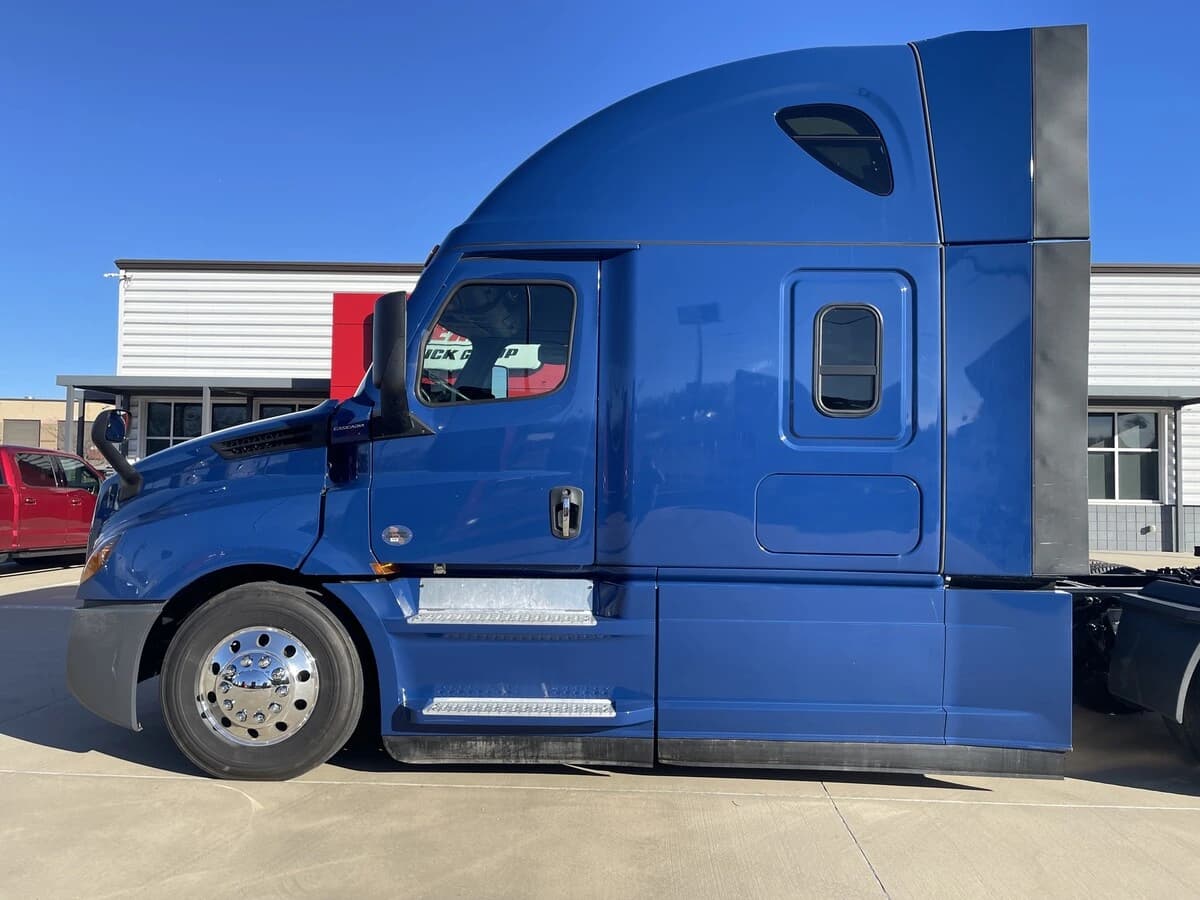 2023 Freightliner Cascadia in Chattanooga, TN — photo 14