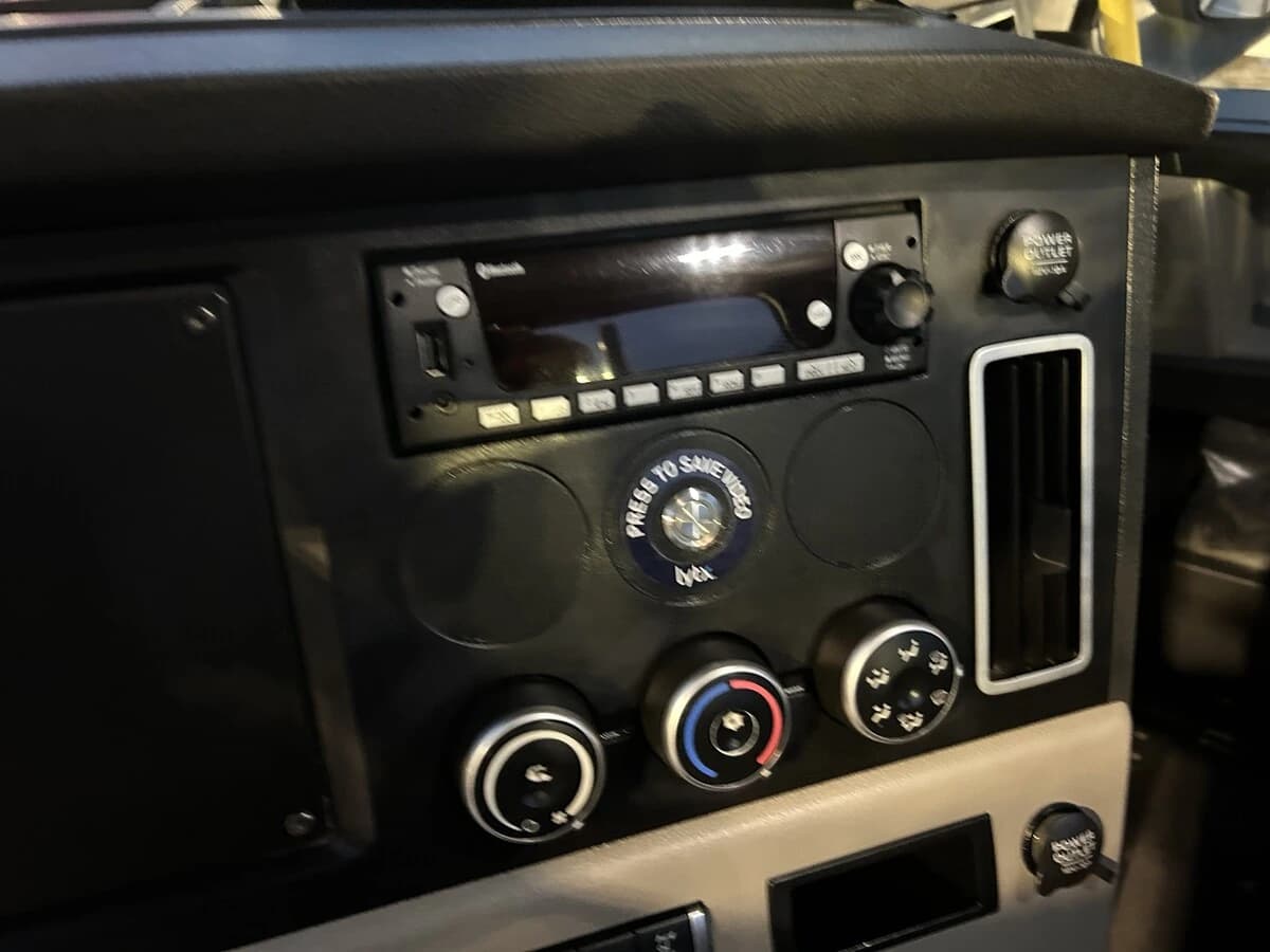 2023 Freightliner Cascadia in Amarillo, TX — photo 19