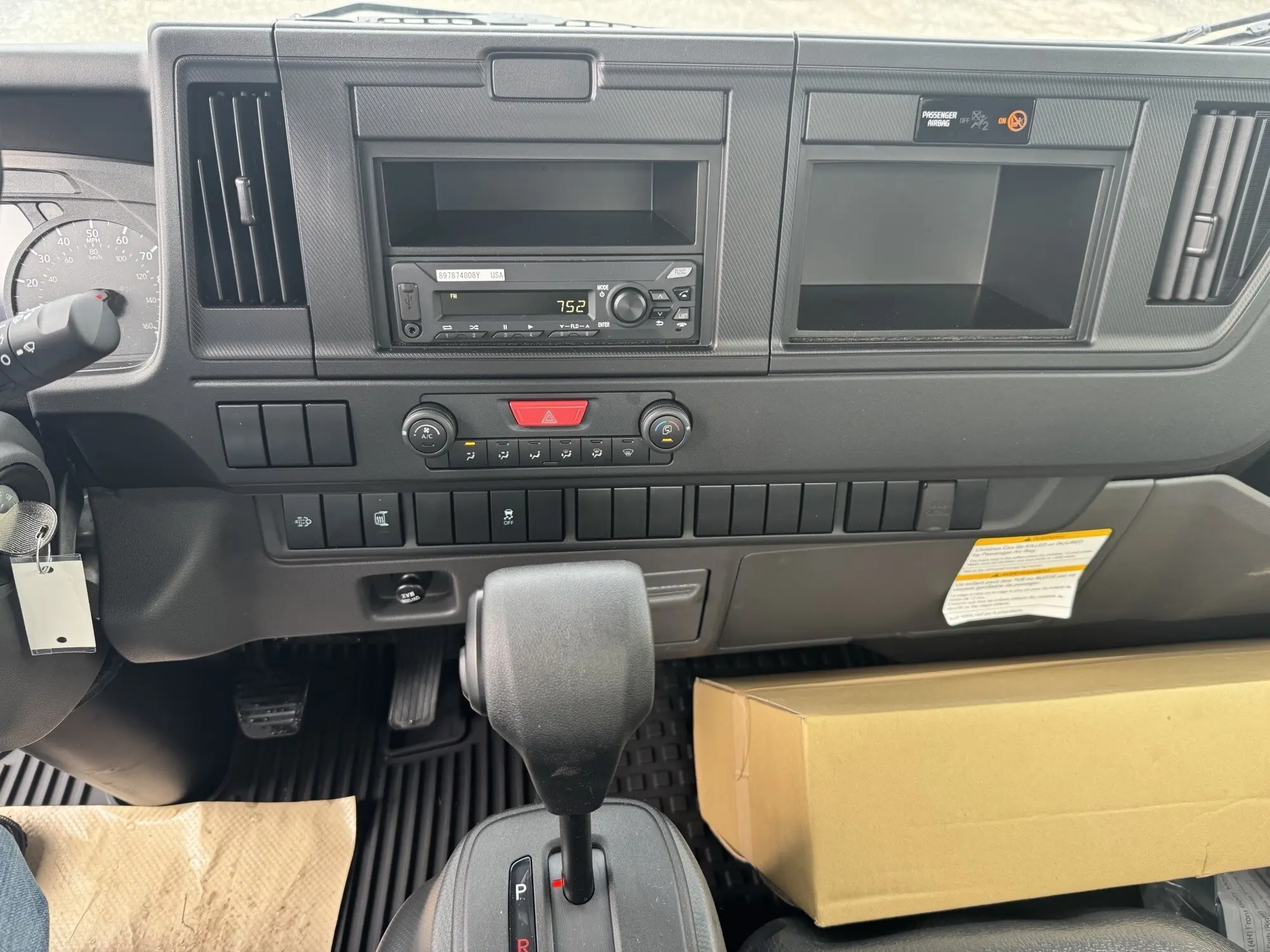 2025 Isuzu NRR in Wilmington, MA — photo 14