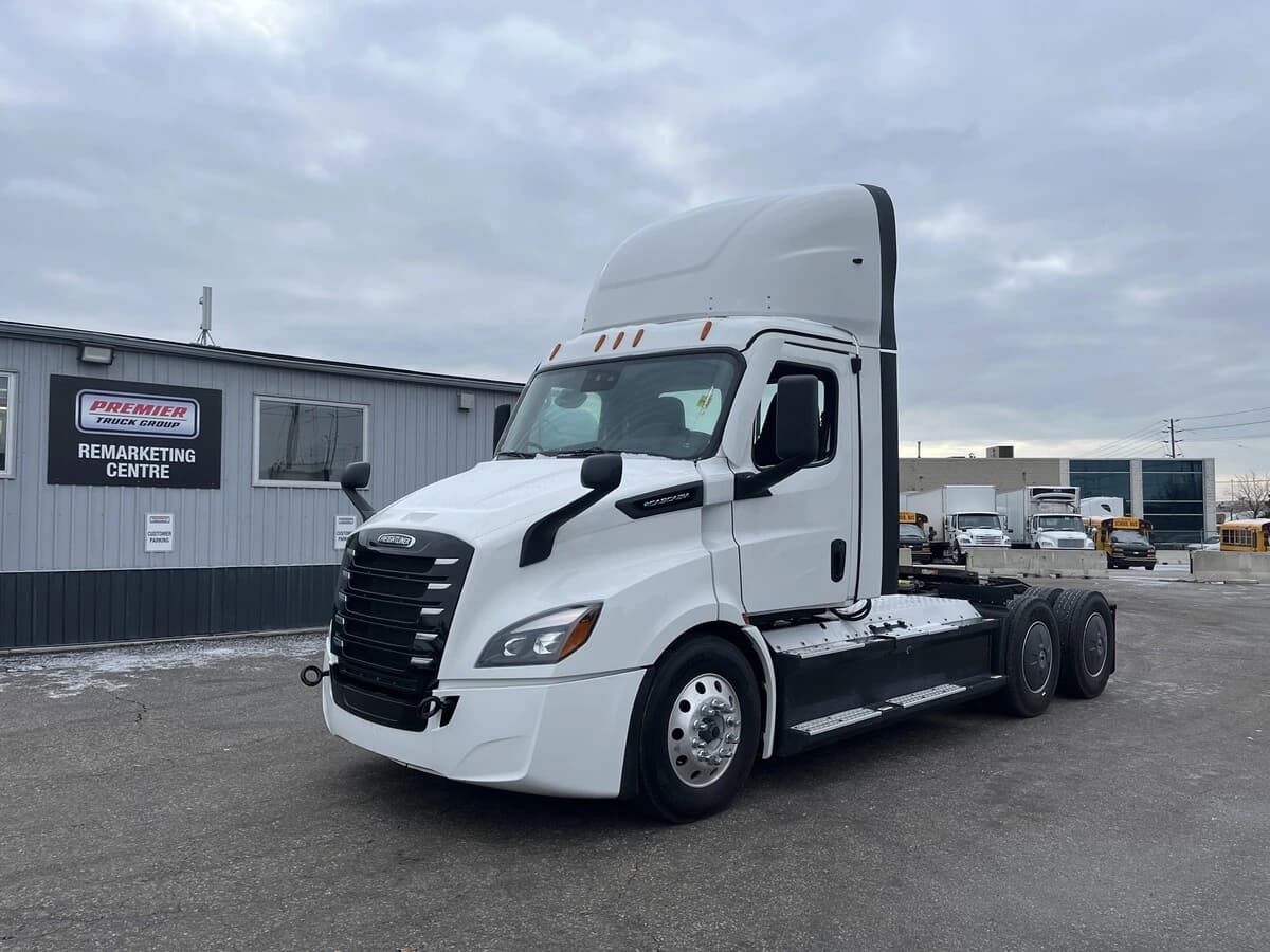 2024 Freightliner eCascadia