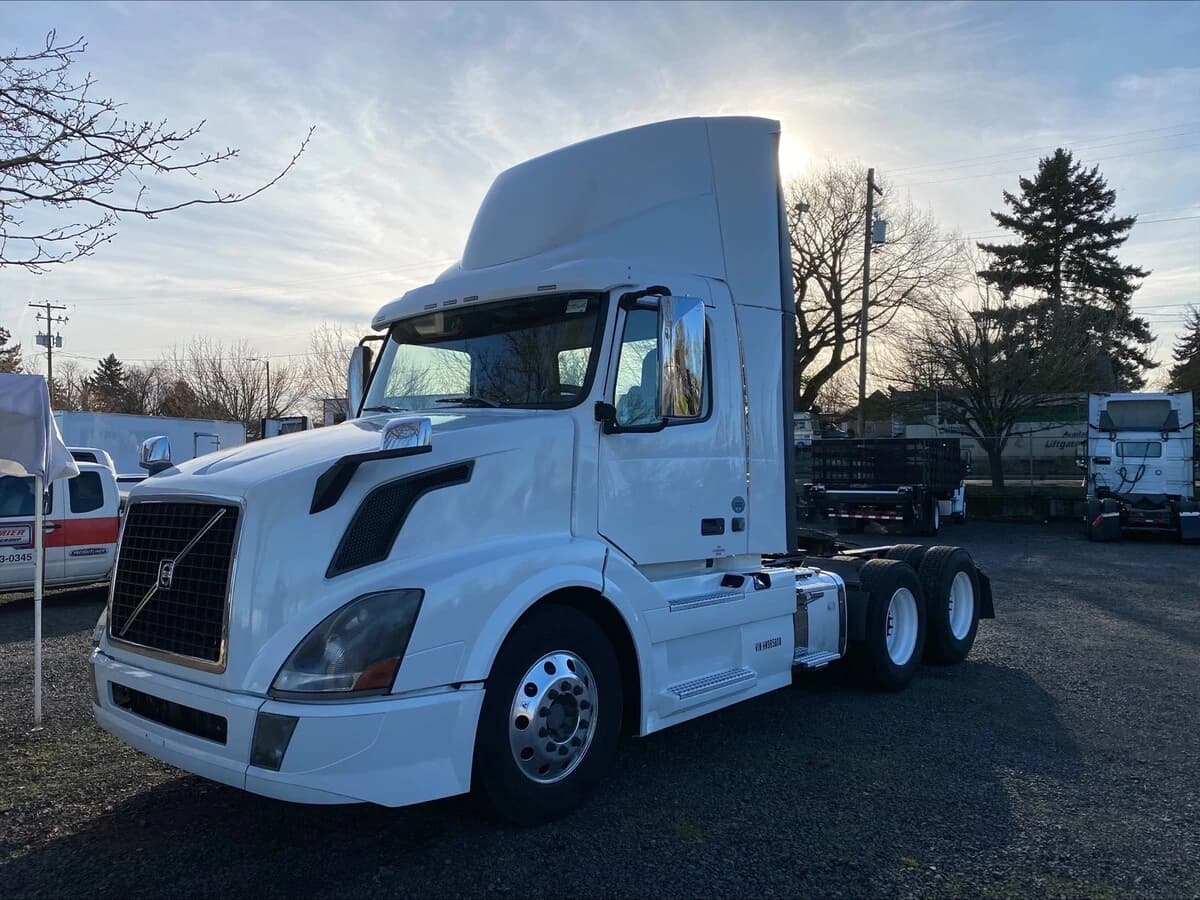 2017 Volvo VNL 860