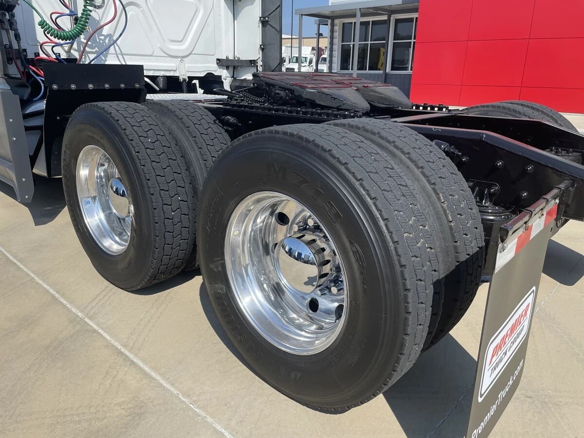 2023 Freightliner Cascadia in Chattanooga, TN — photo 8