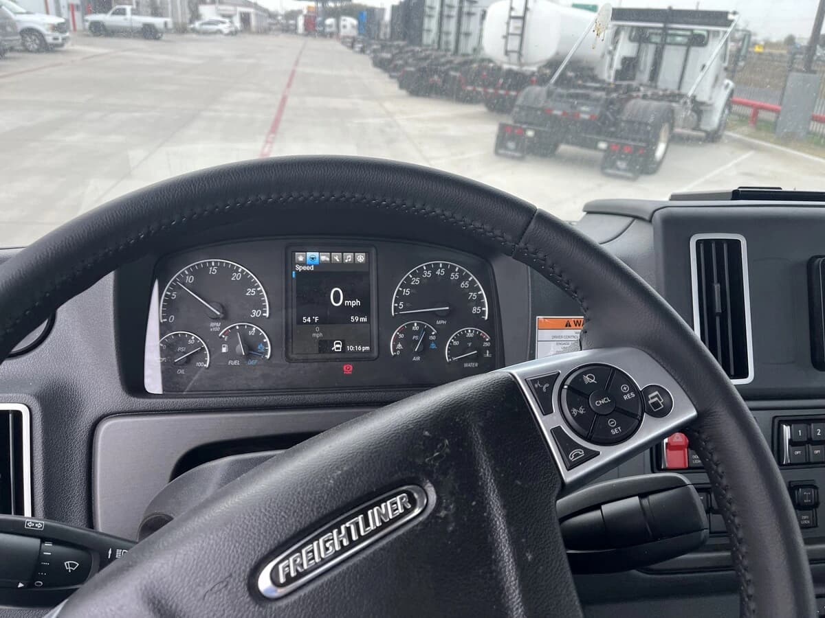 2026 Freightliner M2 106 in Fort Worth, TX — photo 8