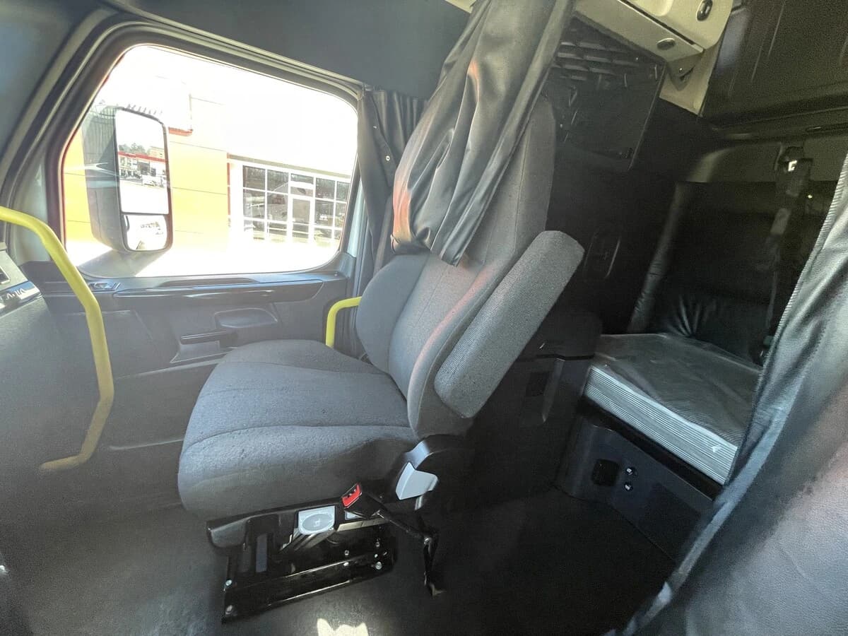 2024 Freightliner Cascadia in Chattanooga, TN — photo 30