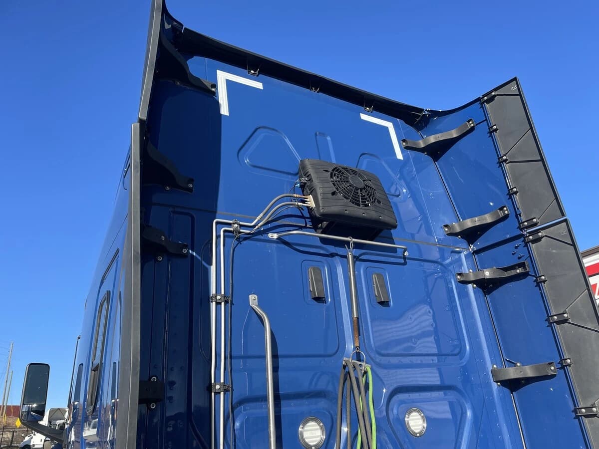 2023 Freightliner Cascadia in Chattanooga, TN — photo 10