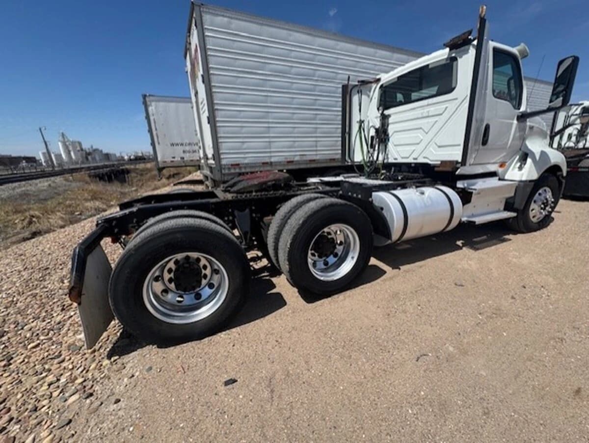 2019 International LT in Dodge City, KS — photo 6