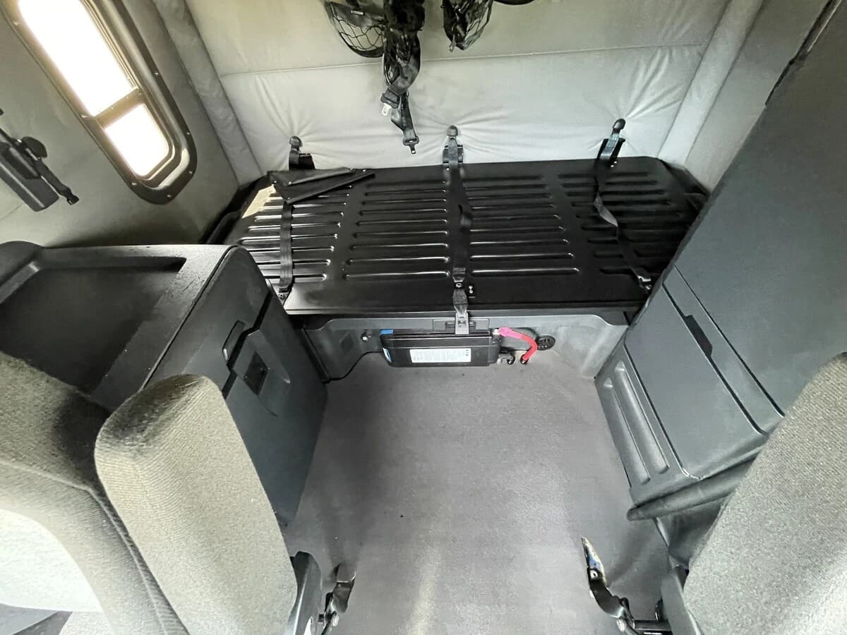 2021 Freightliner Cascadia in Chattanooga, TN — photo 28