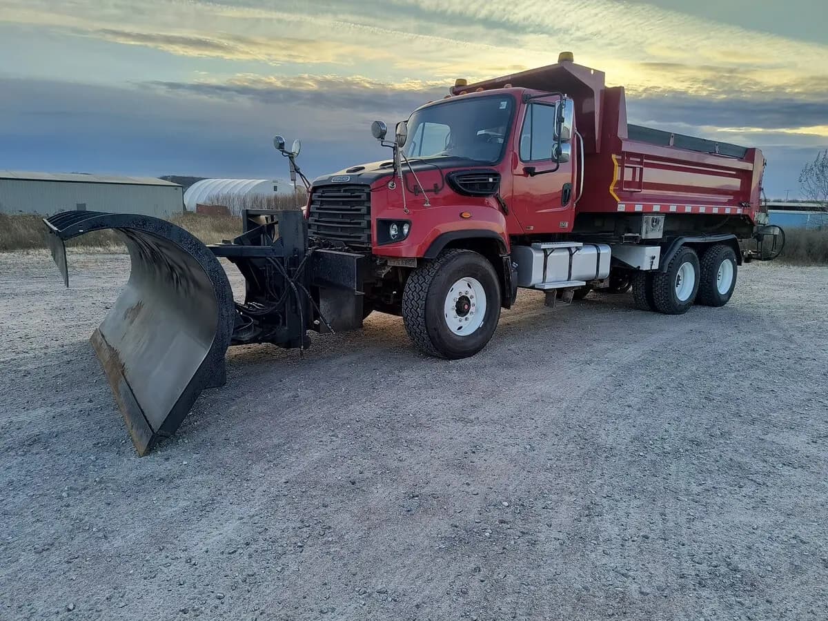 2012 Freightliner 114SD