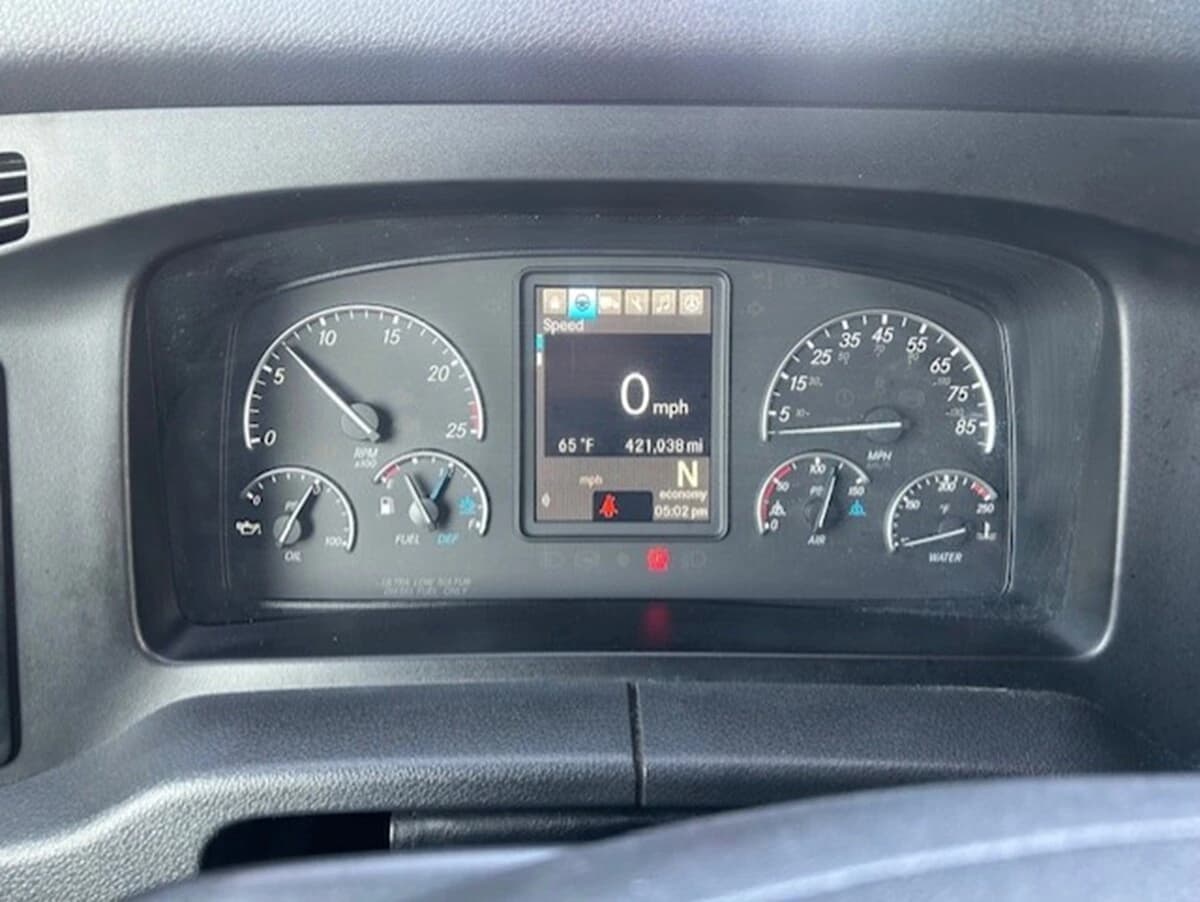 2023 Freightliner Cascadia in Fort Worth, TX — photo 22
