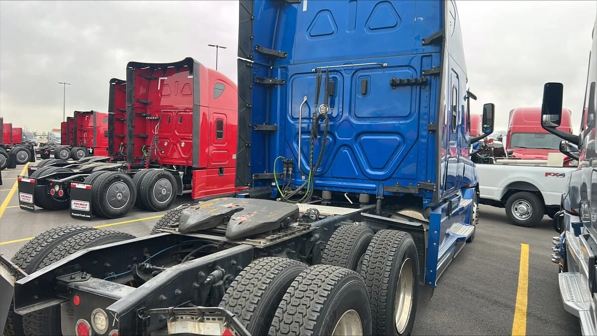 2022 Freightliner Cascadia in Salt Lake City, UT — photo 4