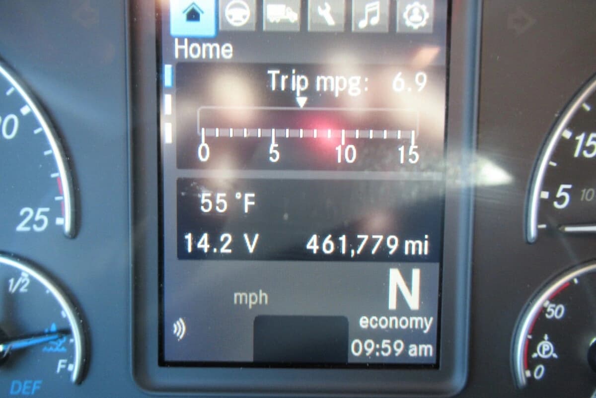 2023 Freightliner Cascadia in Dallas, TX — photo 18