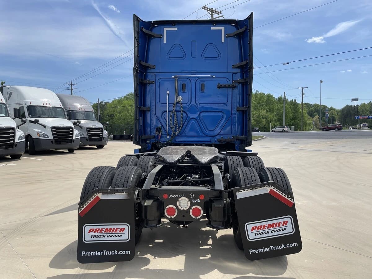 2021 Freightliner Cascadia in Chattanooga, TN — photo 8