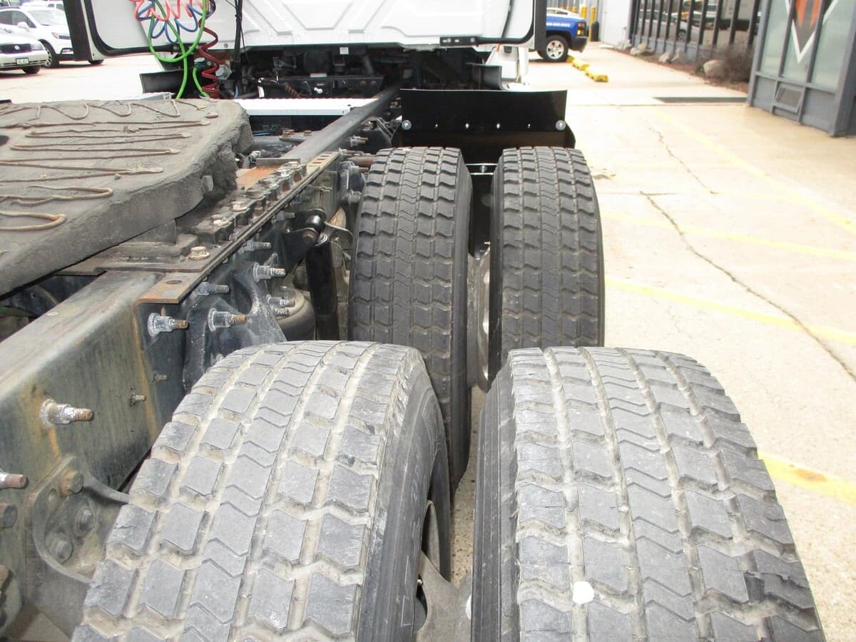 2019 International LT in Altoona, IA — photo 10