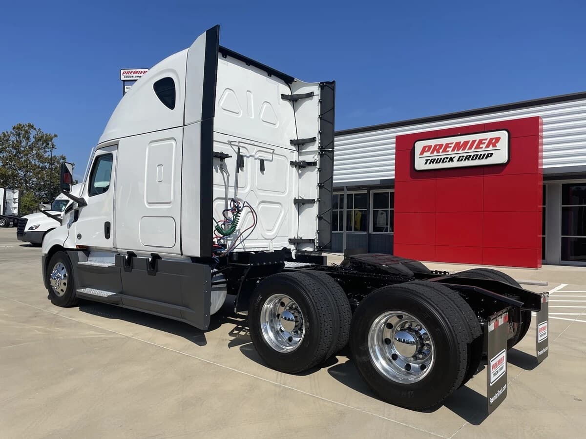2023 Freightliner Cascadia in Chattanooga, TN — photo 12