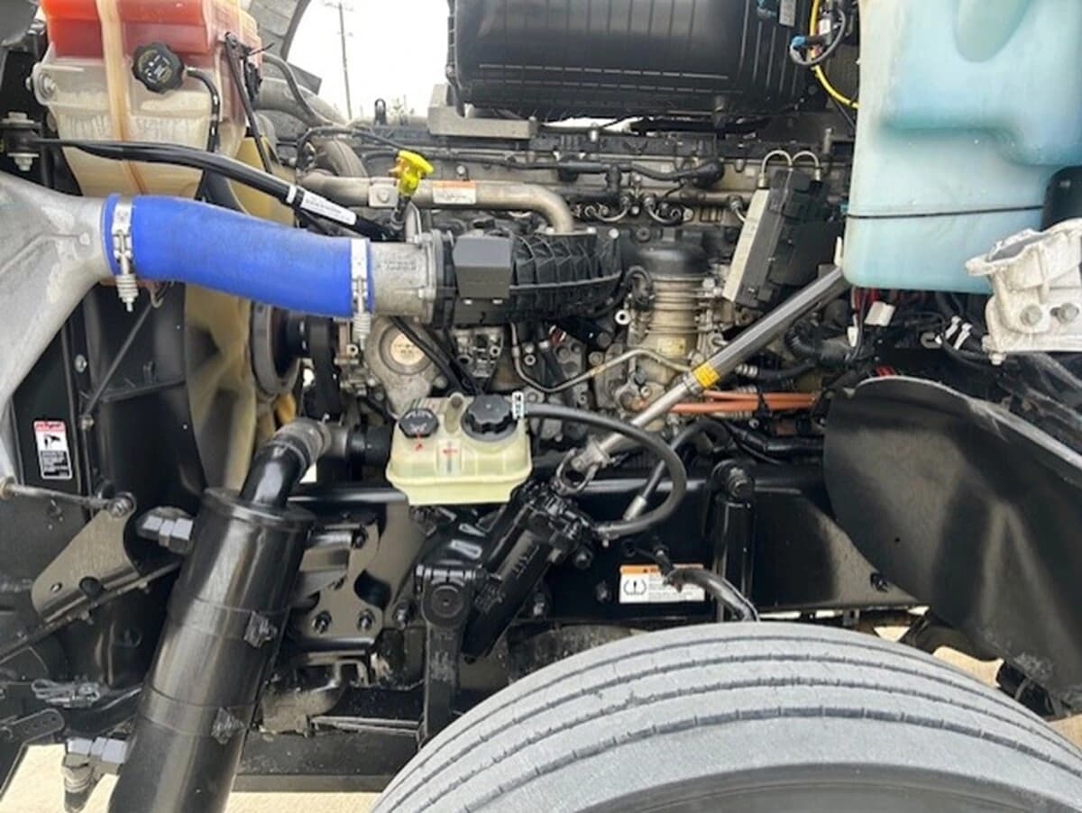 2021 Freightliner 122SD in Ardmore, OK — photo 14