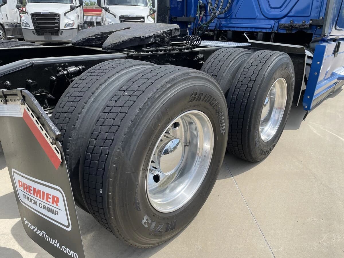 2021 Freightliner Cascadia in Chattanooga, TN — photo 6