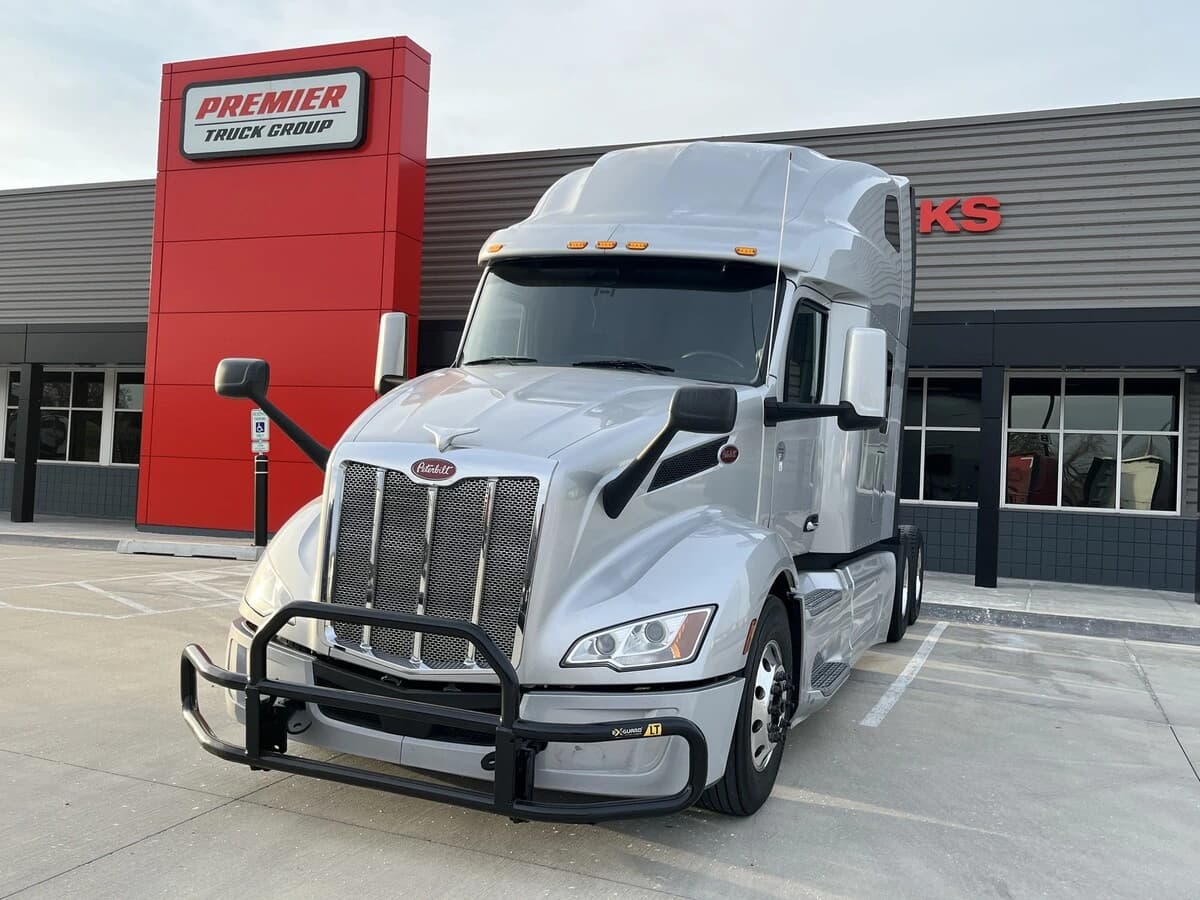 2023 Peterbilt 579