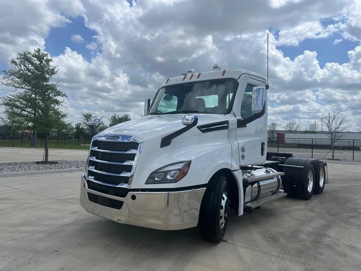 2027 Freightliner Cascadia