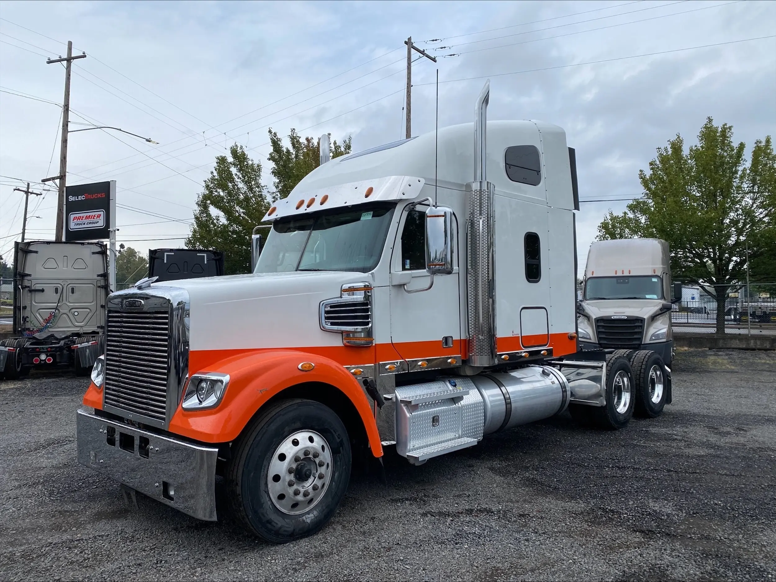 2023 Freightliner 122SD