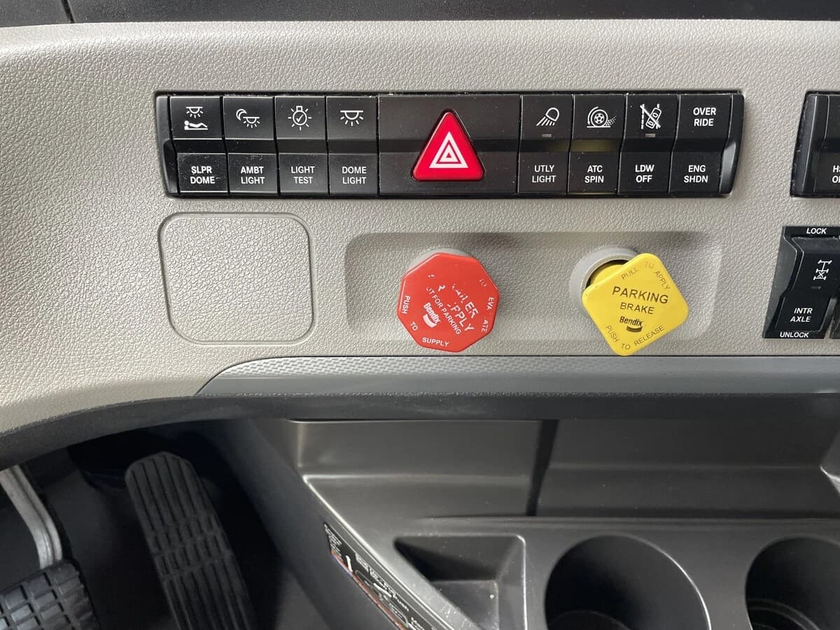 2021 Freightliner Cascadia in Chattanooga, TN — photo 26