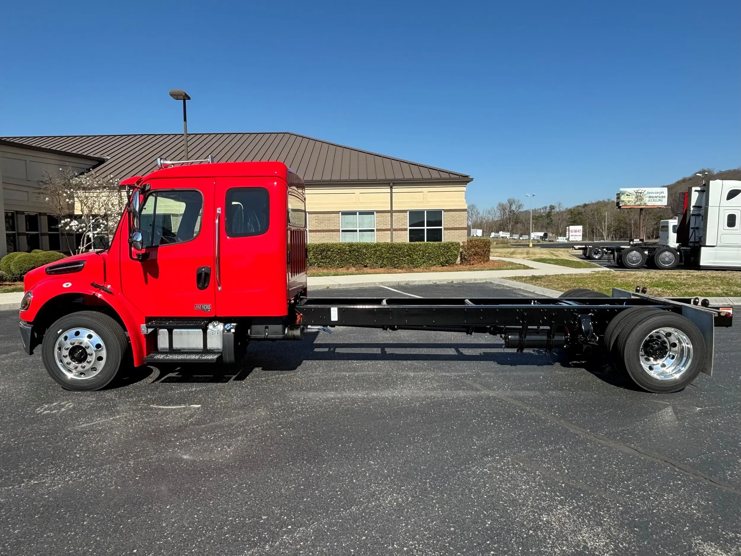 2025 Freightliner M2 106 in Knoxville, TN — photo 8