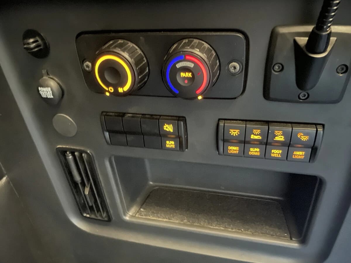 2023 Freightliner Cascadia in Chattanooga, TN — photo 38