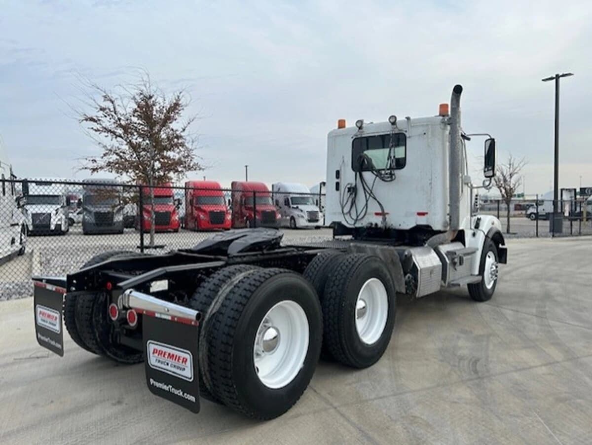 2021 Freightliner 122SD in Ardmore, OK — photo 8