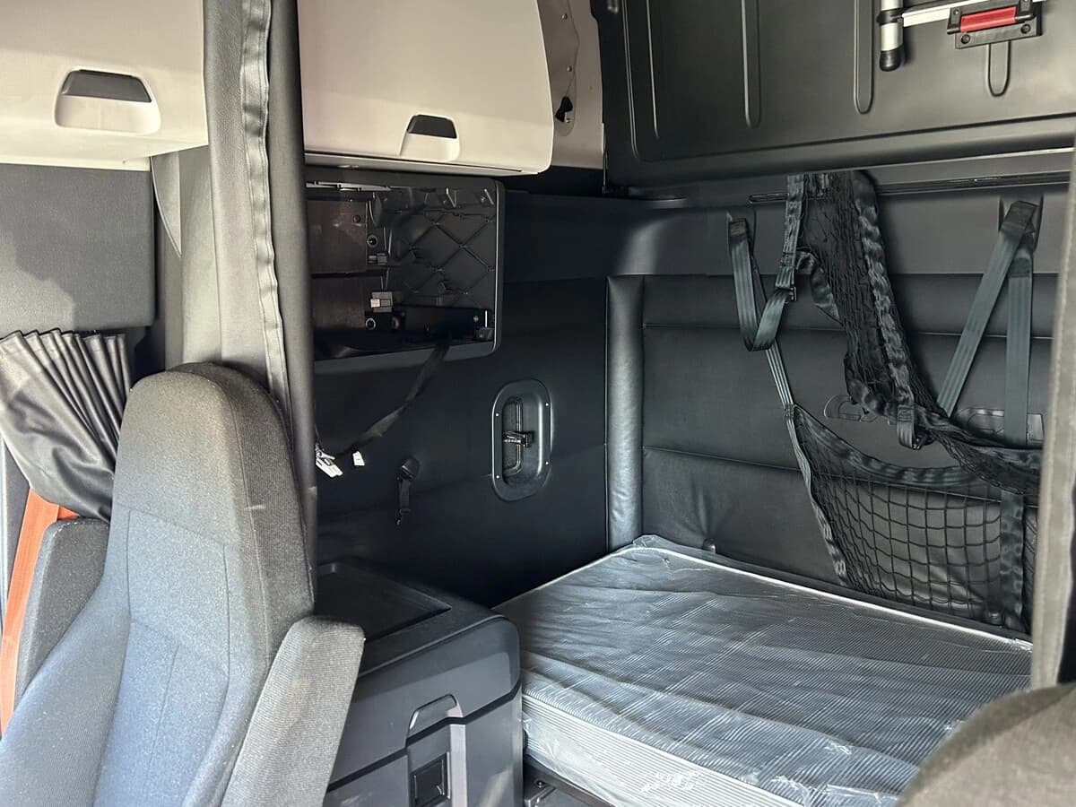 2024 Freightliner Cascadia in Chattanooga, TN — photo 7
