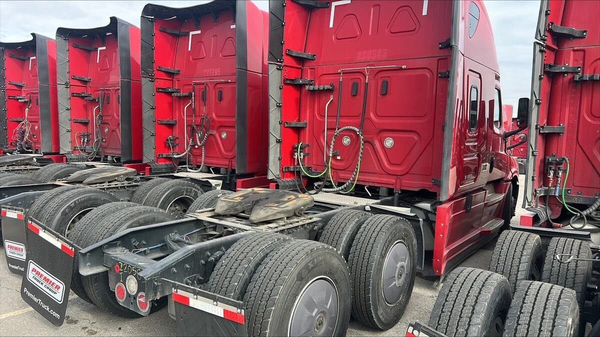 2022 Freightliner Cascadia in Salt Lake City, UT — photo 3