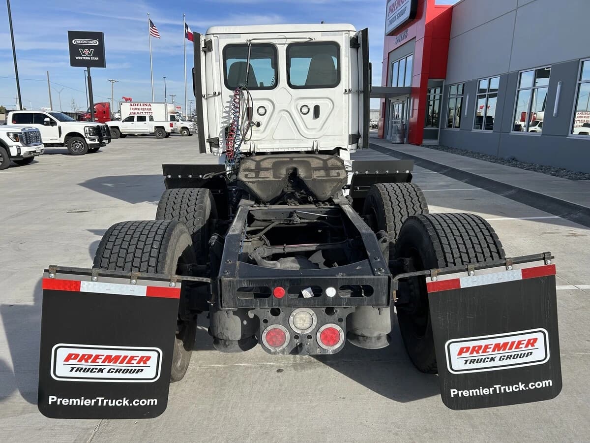2023 Freightliner Cascadia in Amarillo, TX — photo 9