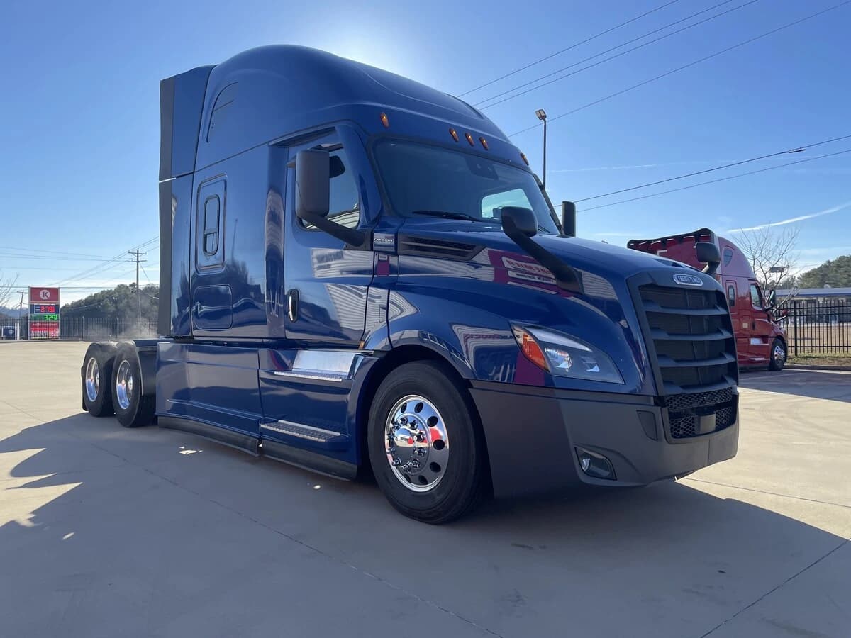 2023 Freightliner Cascadia in Chattanooga, TN — photo 3