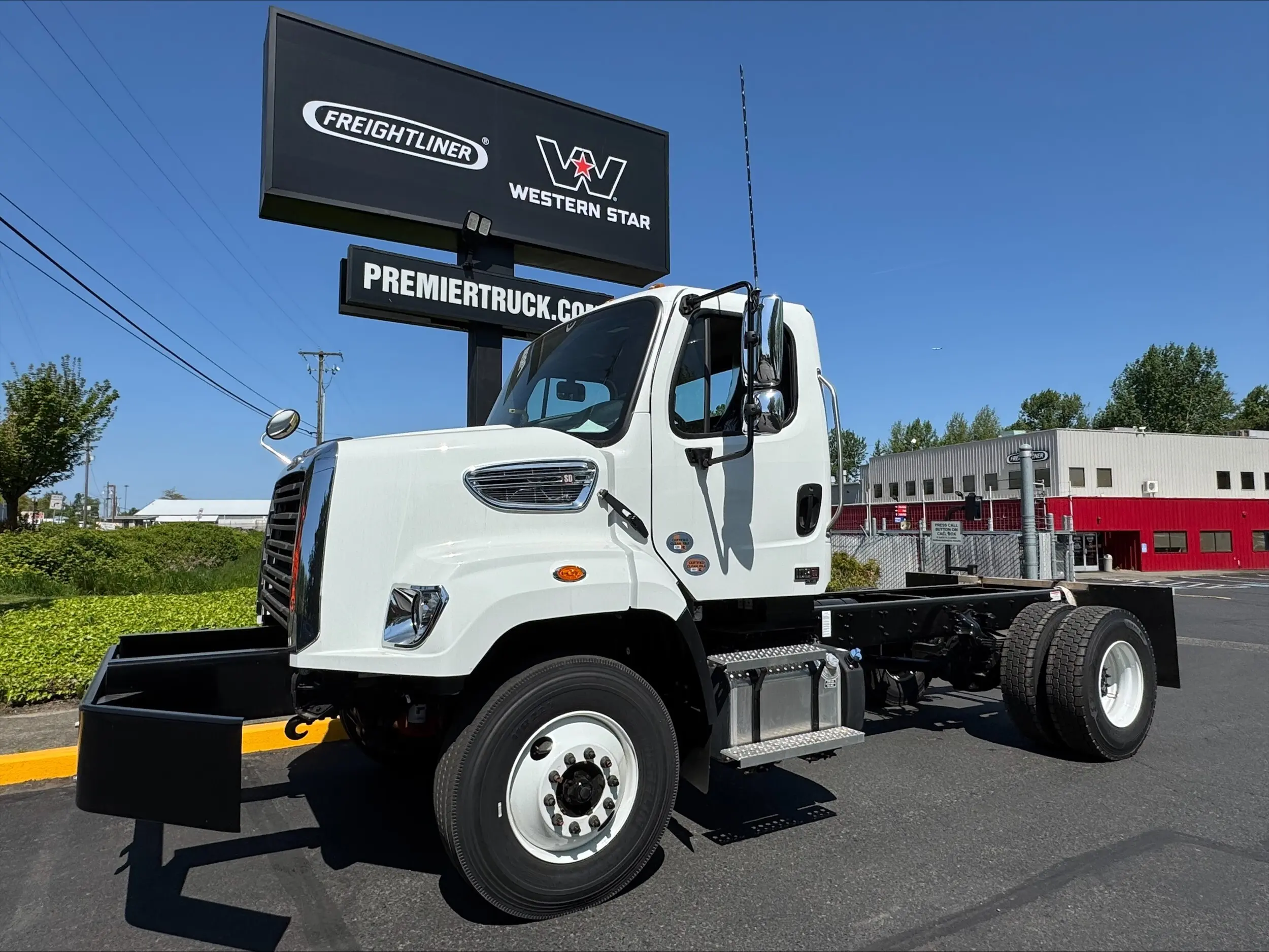 2025 Freightliner 108SD