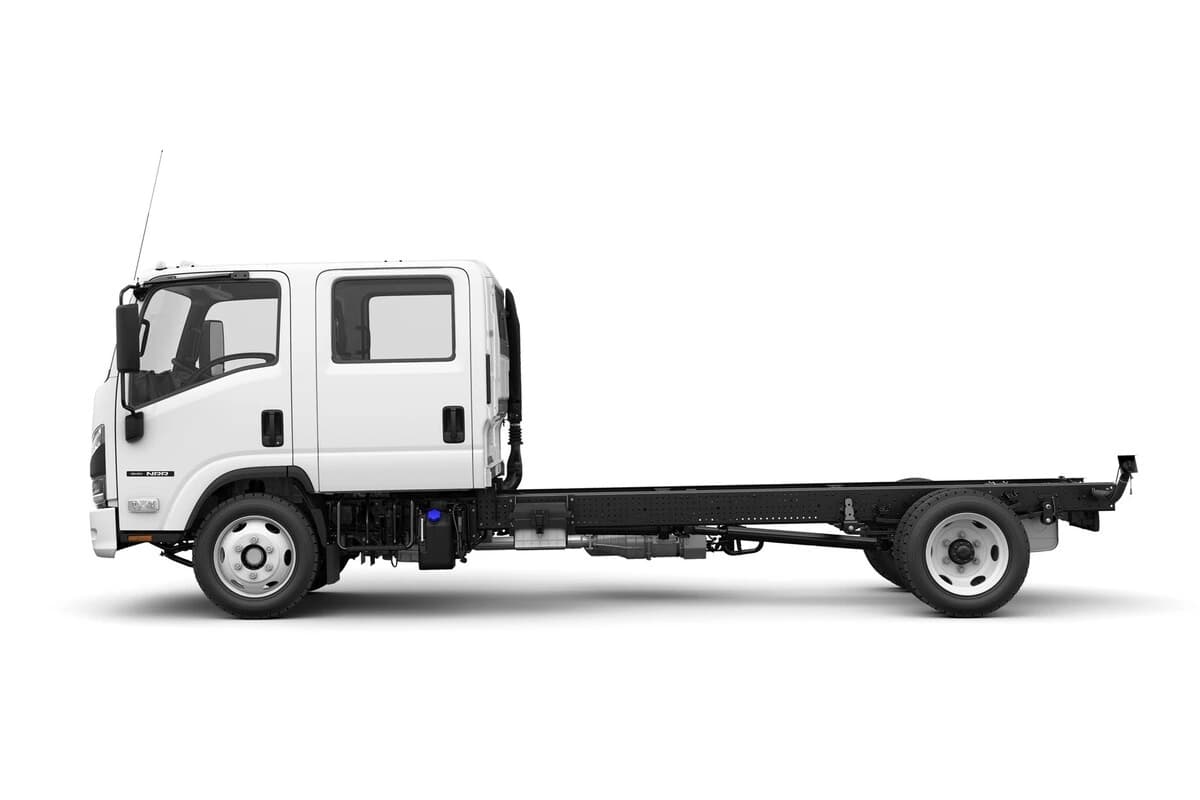 2025 Isuzu NRR in Bridgeport, CT — photo 2