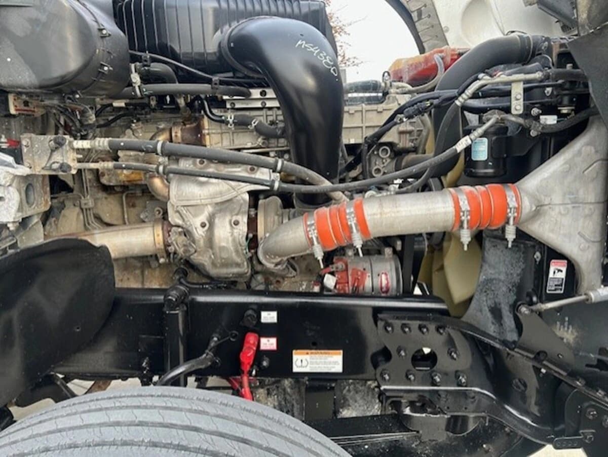2021 Freightliner 122SD in Ardmore, OK — photo 12