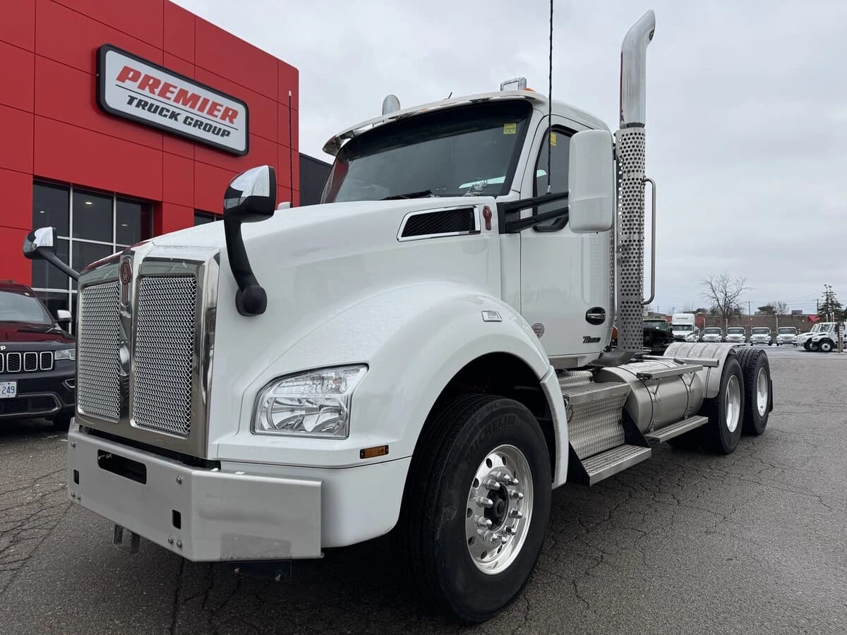 2024 Kenworth T880