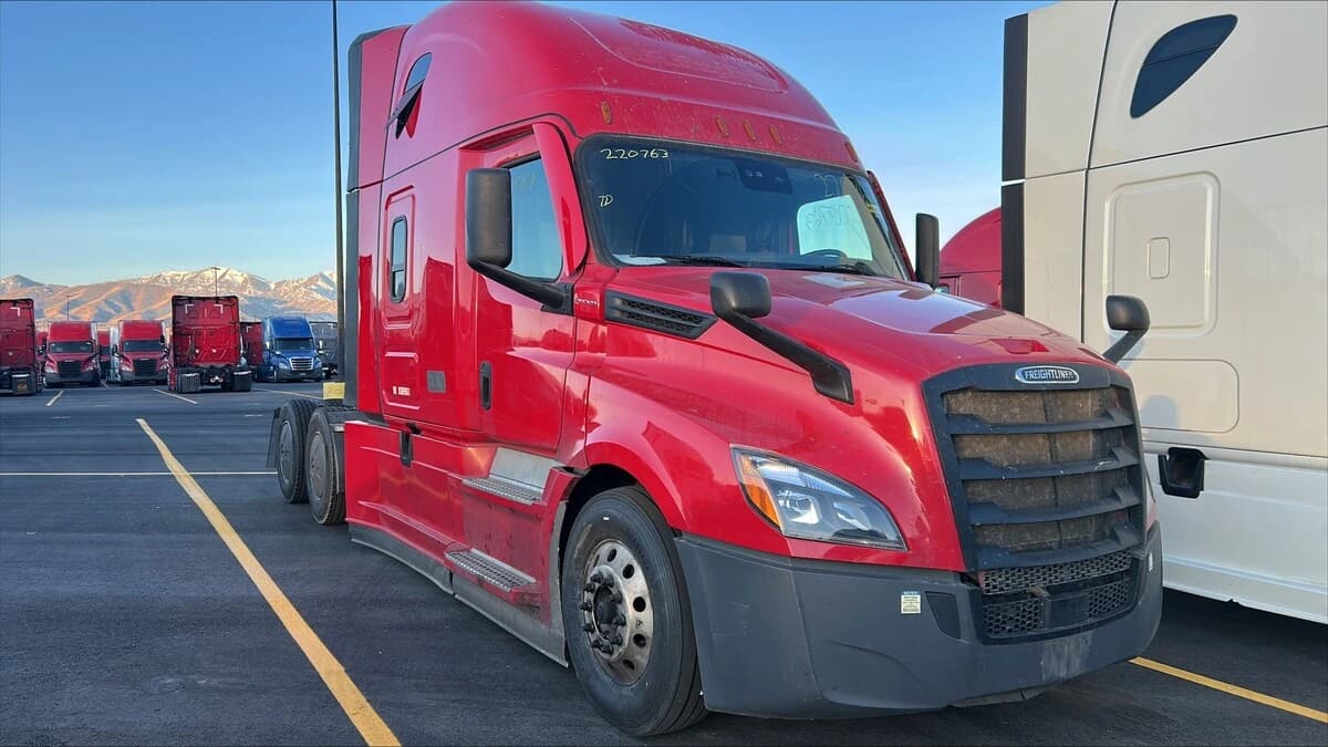 2022 Freightliner Cascadia in Salt Lake City, UT — photo 2