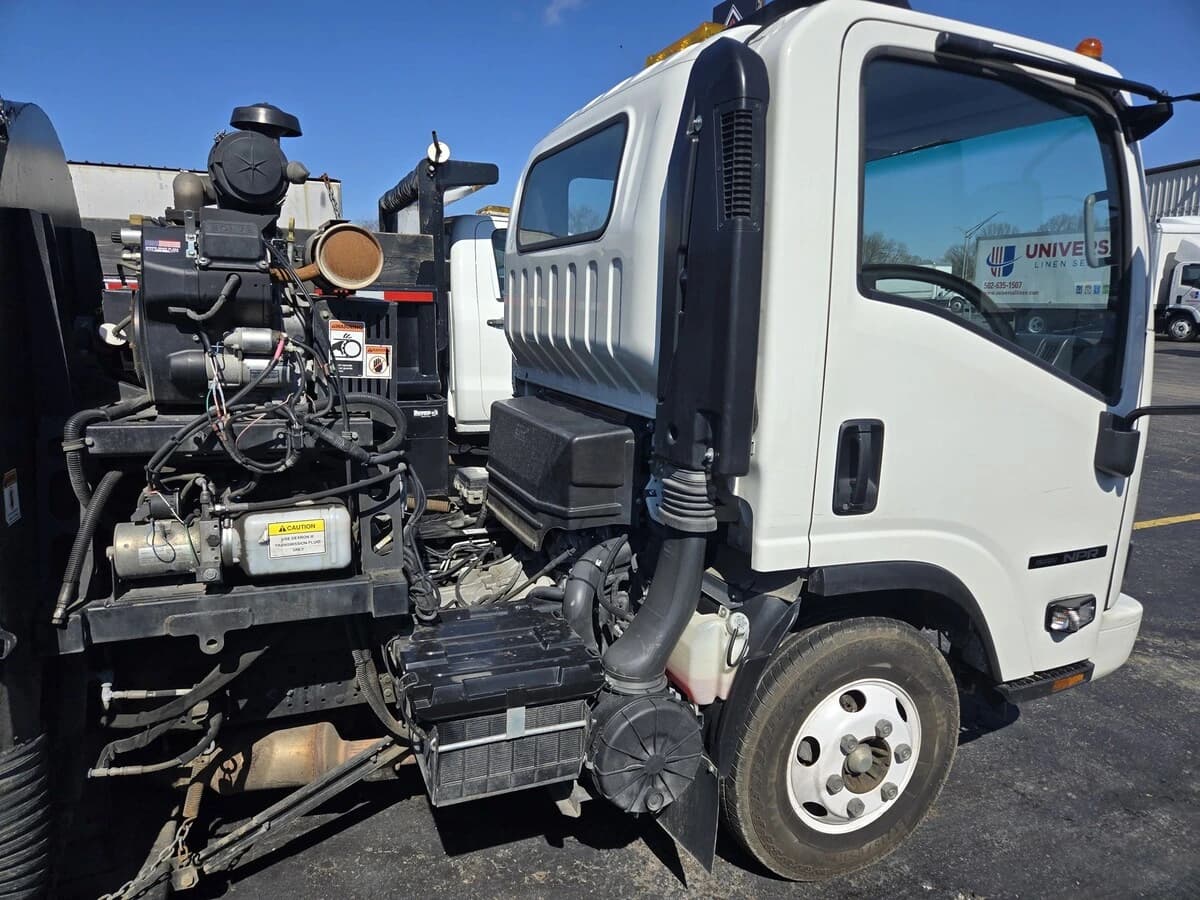 2023 Isuzu NPR in Louisville, KY — photo 6