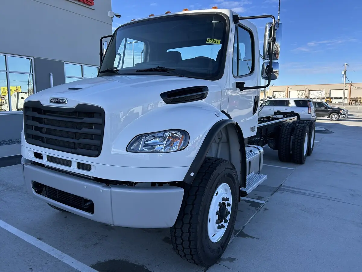 2025 Freightliner M2 106