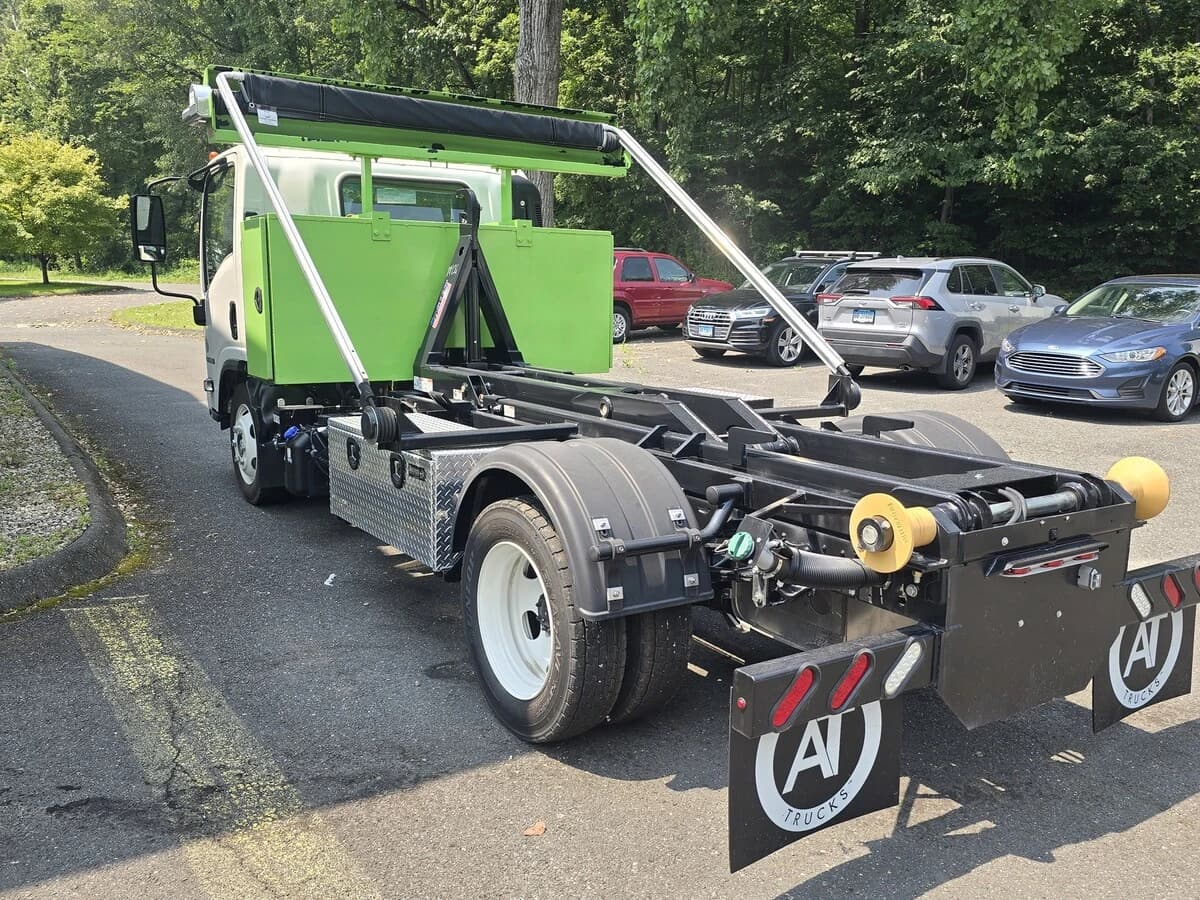 2024 Isuzu NRR in Springfield, MA — photo 3