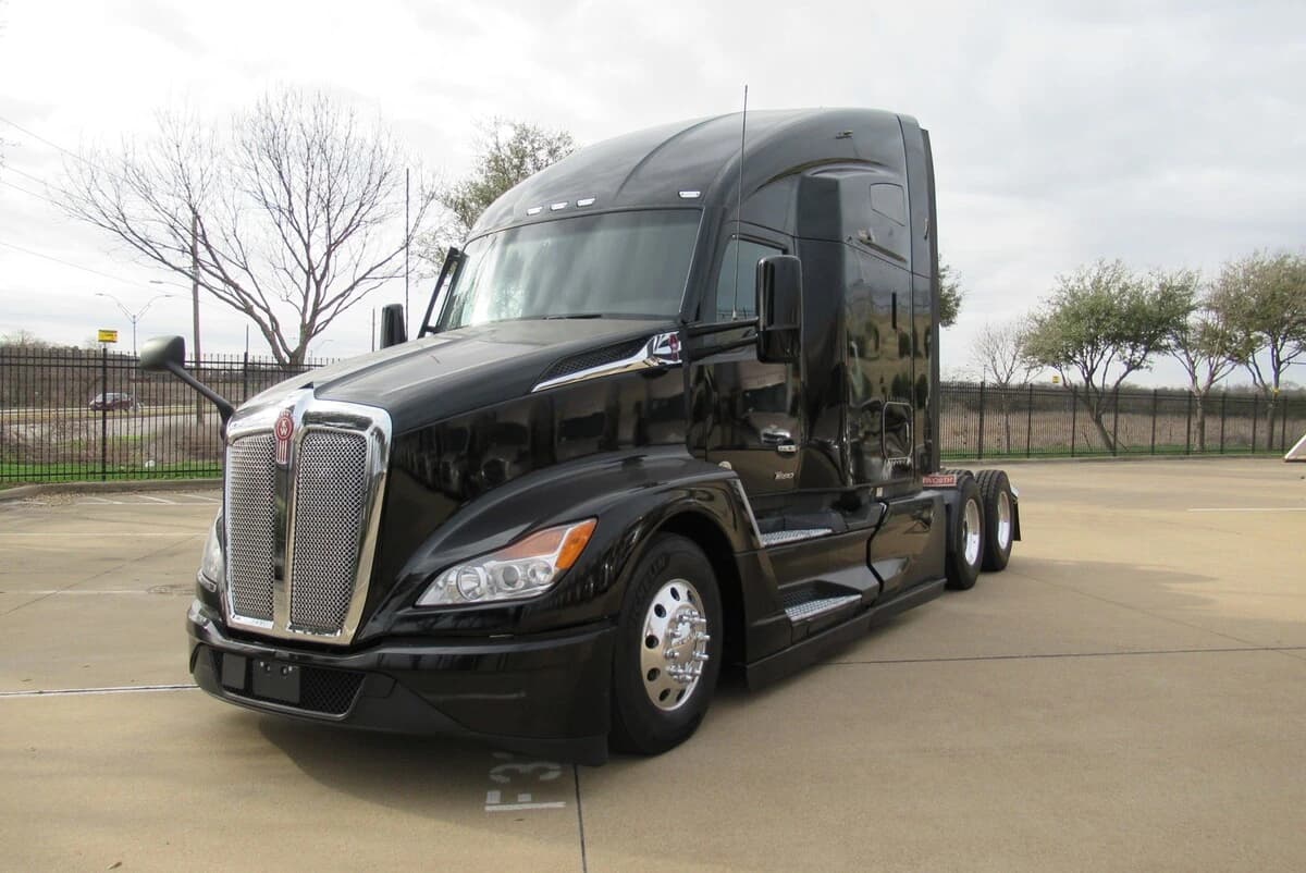 2023 Kenworth T680
