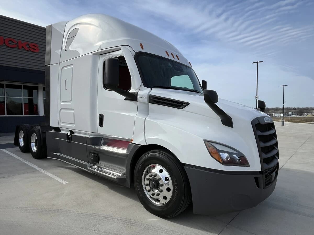 2024 Freightliner Cascadia in Chattanooga, TN — photo 6