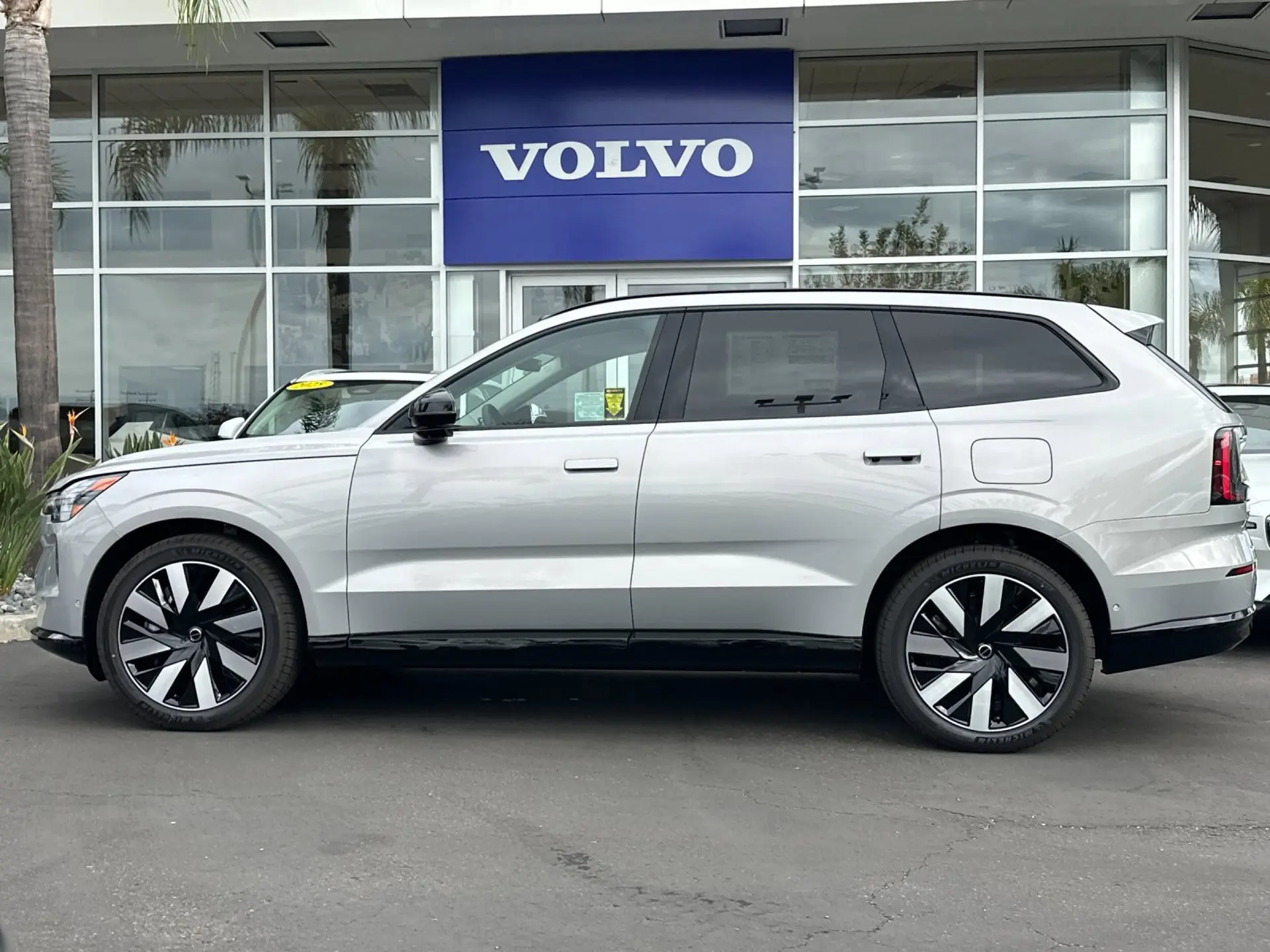 2025 Volvo