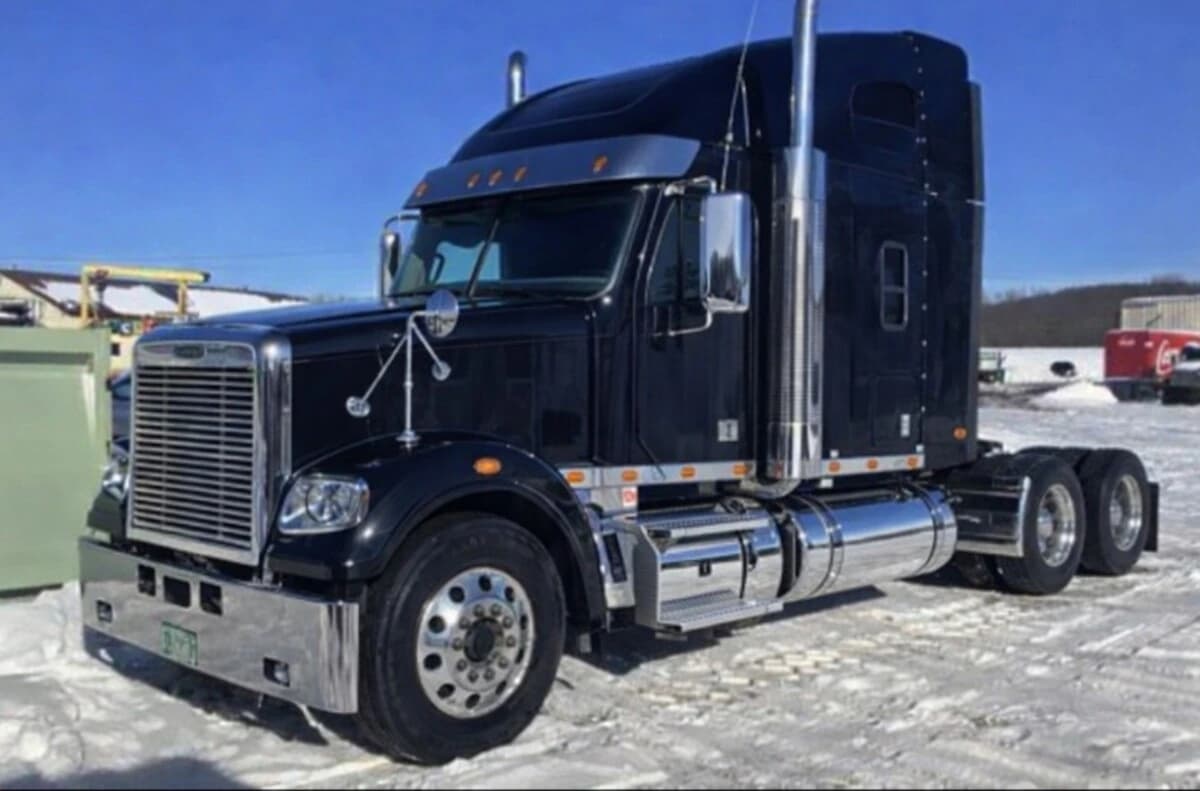 2022 Freightliner 122SD