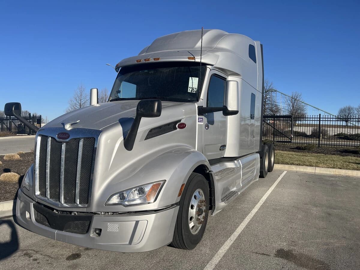 2023 Peterbilt 579