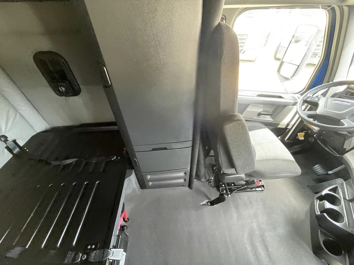 2021 Freightliner Cascadia in Chattanooga, TN — photo 30